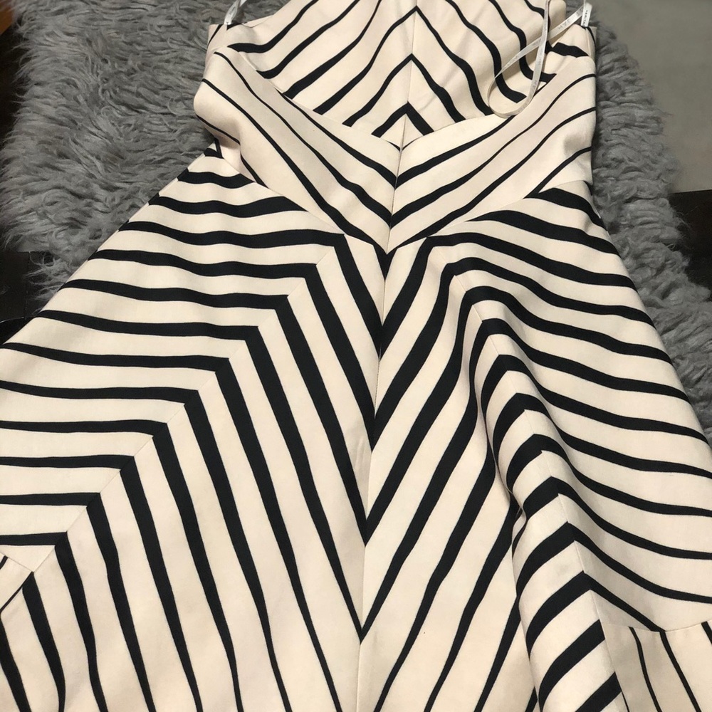 Dress - Picture 3 of 5